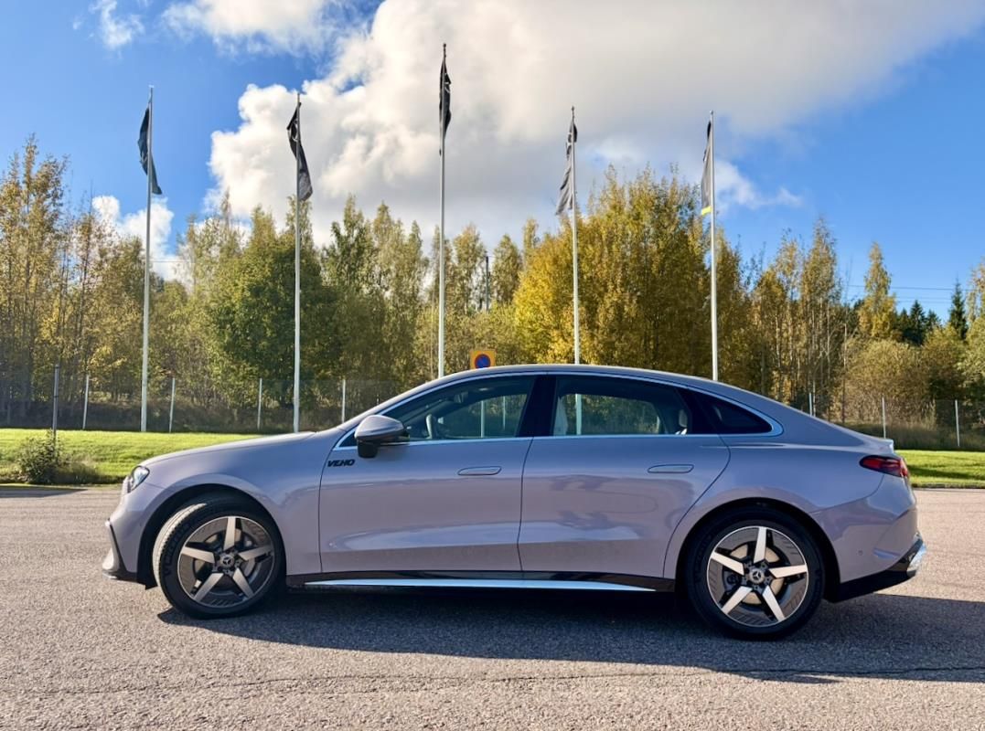 Koeajossa sähköinen pitkän matkan taittaja C-mallin Mercedes-Benz