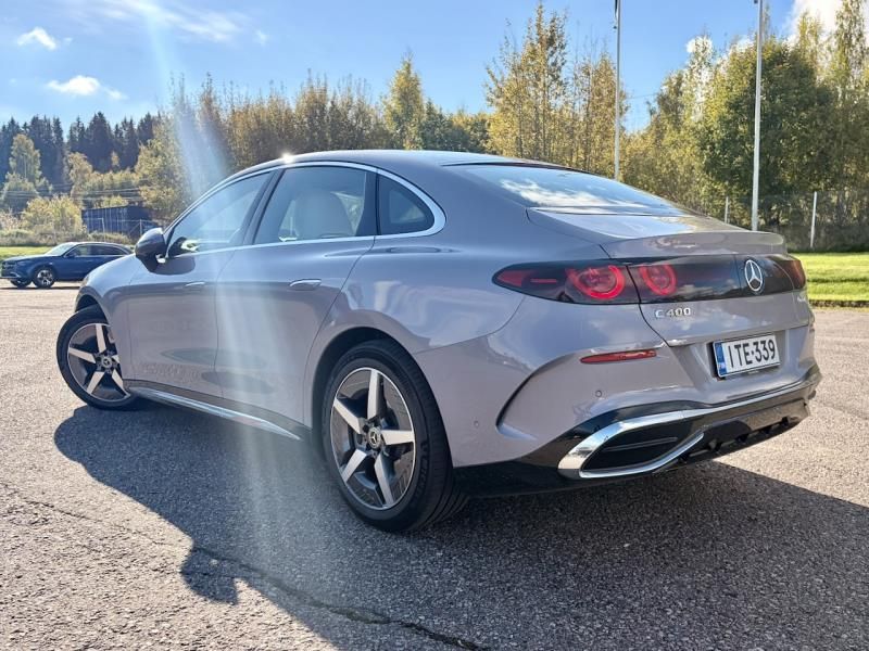 Koeajossa sähköinen pitkän matkan taittaja C-mallin Mercedes-Benz